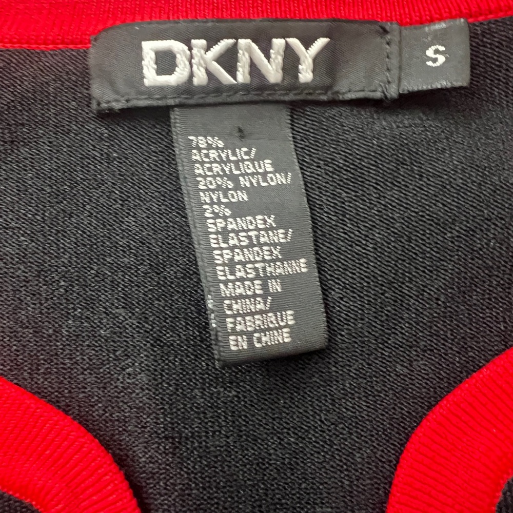 DKNY Y2K Chic Trendy Black and Red V-neck Top - Picture 8 of 9